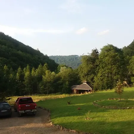 Dwor Rajdany Farma Ropki